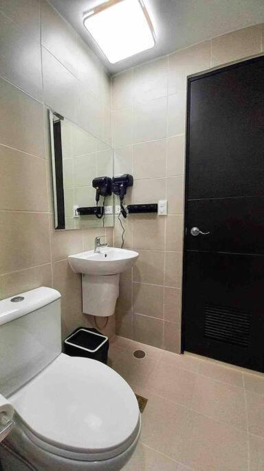 1Br With Extra Room At One Regis- Megaworld Bacolod Dış mekan fotoğraf
